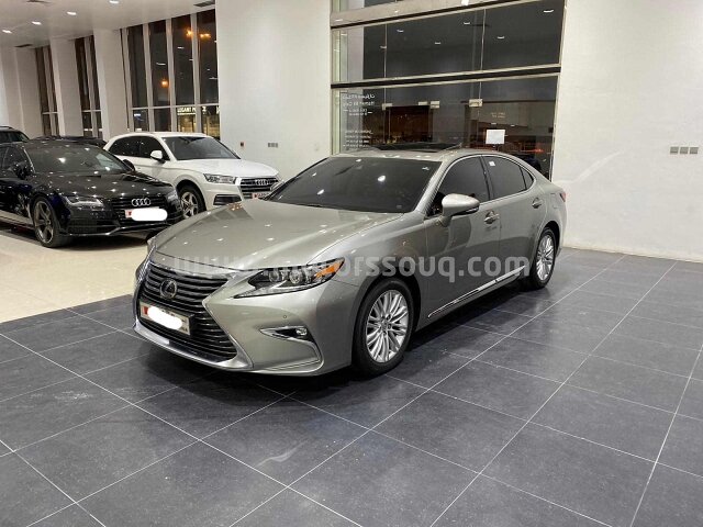 2016 Lexus ES