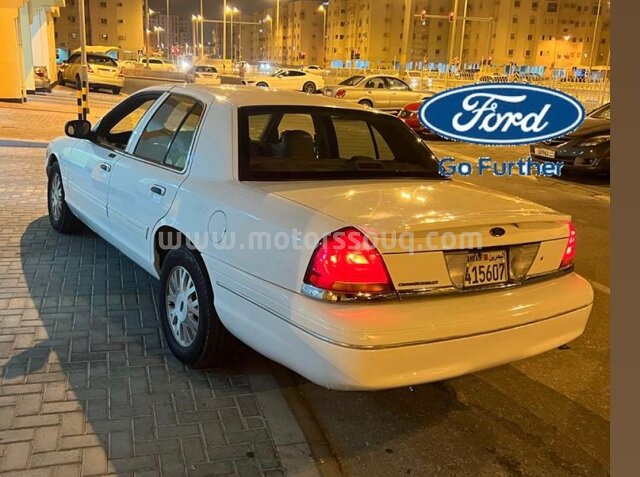 2003 فورد كراون فيكتوريا