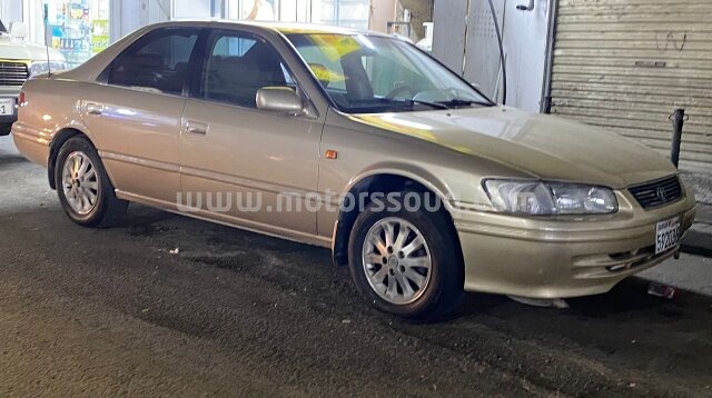 2000 تويوتا كامري