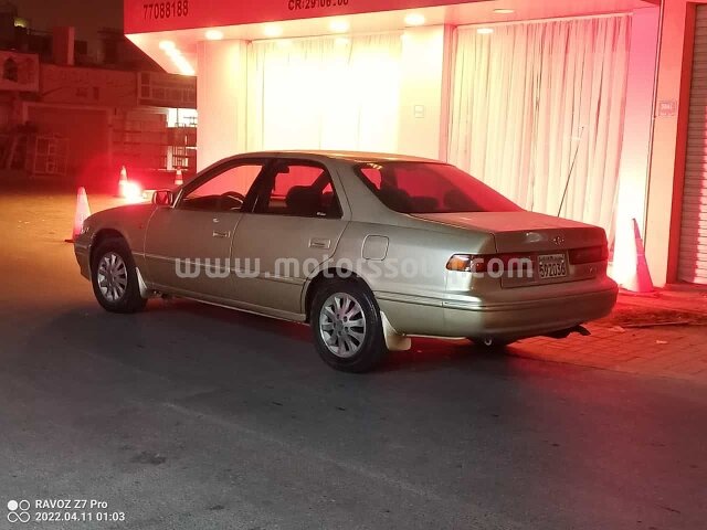 2000 تويوتا كامري
