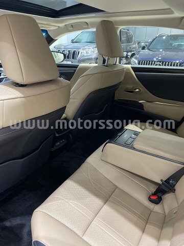 2019 Lexus ES