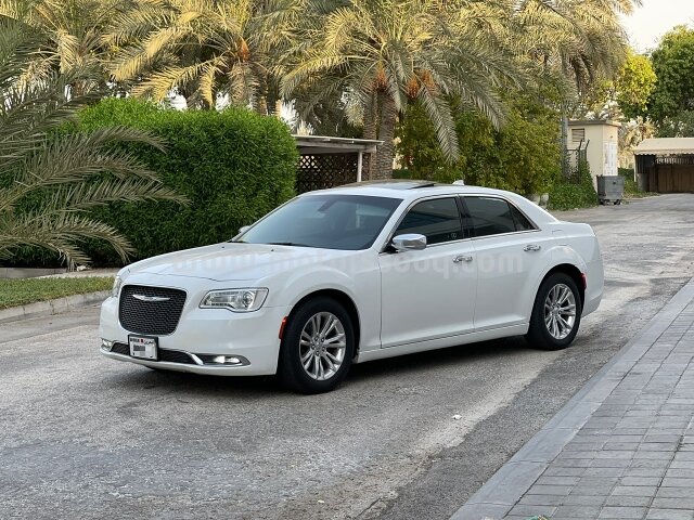 2017 كرايسلر 300