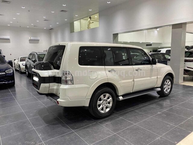 2017 Mitsubishi Pajero