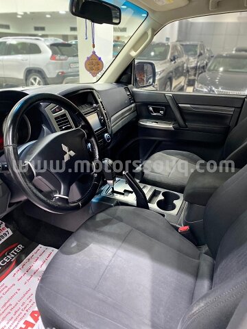 2017 Mitsubishi Pajero