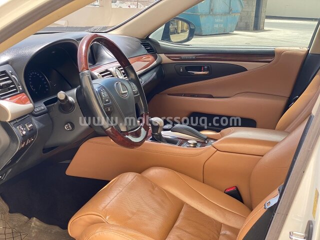 2014 Lexus LS