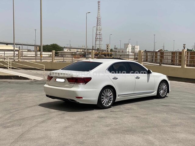 2014 Lexus LS