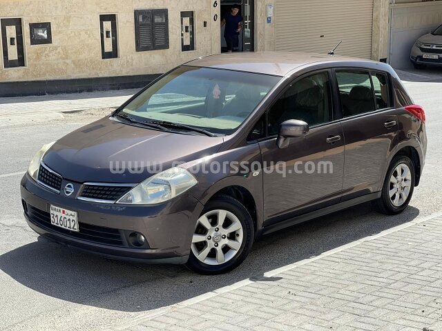 2008 نيسان تيدا