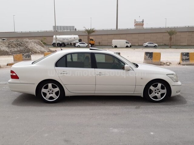 2004 Lexus LS