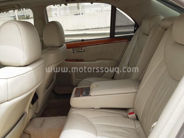 2004 Lexus LS