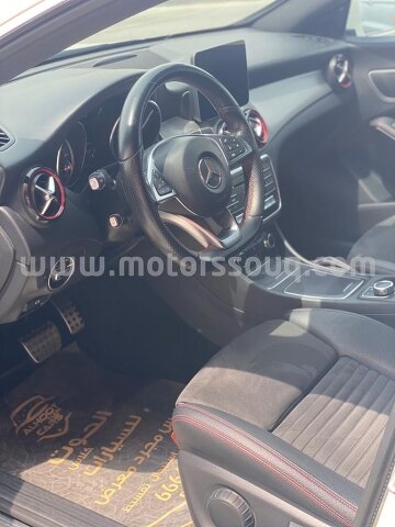 2017 مرسيدس بنز الفئة سي