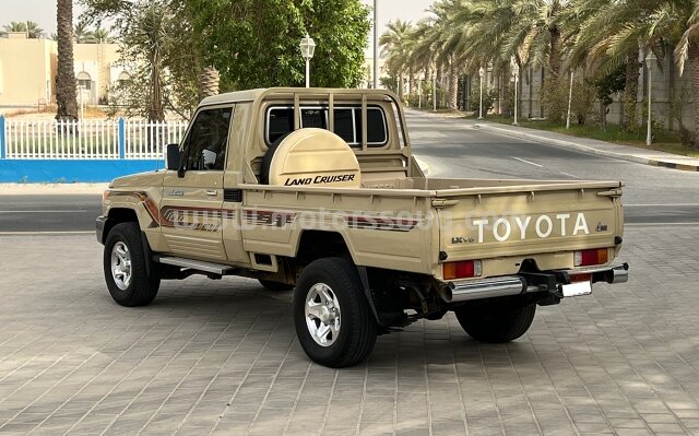 2016 Toyota Land Cruiser