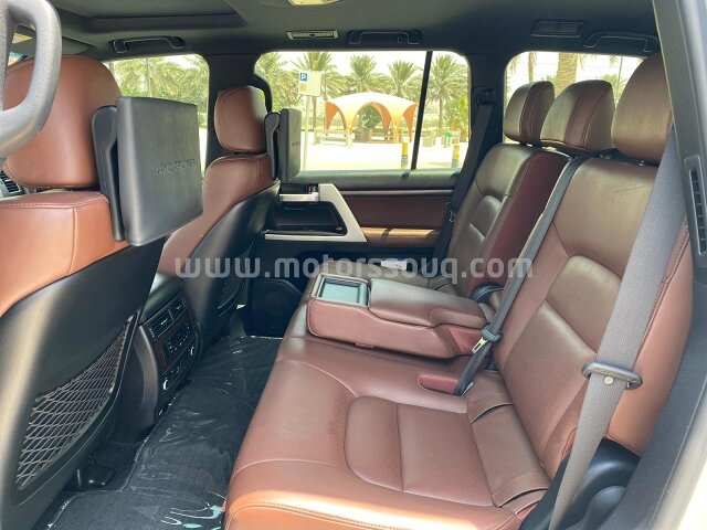 2018 Toyota Land Cruiser