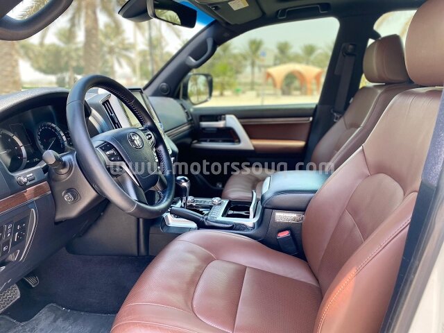 2018 Toyota Land Cruiser