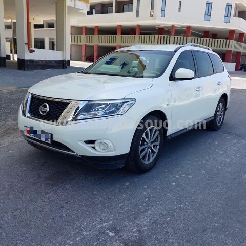 2015 نيسان باث فايندر
