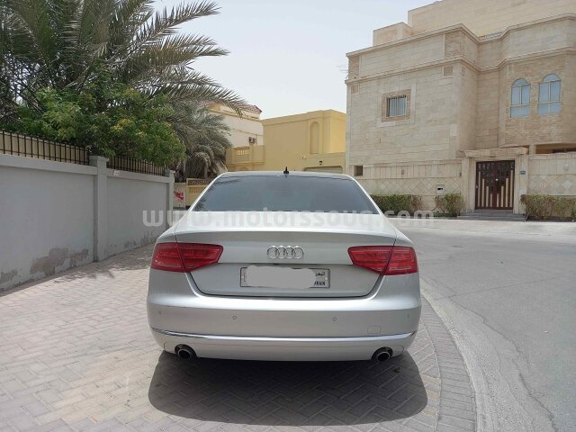 2012 أودي أيه 8