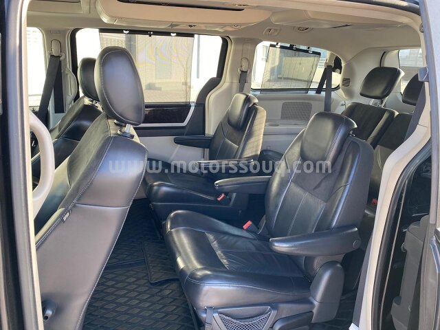 2010 كرايسلر فوياجر