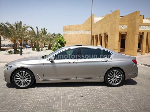 2018 بي إم دبليو الفئة السابعة