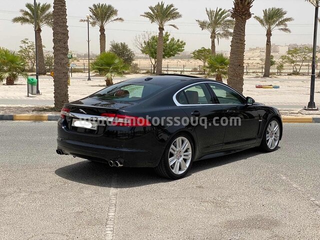2010 جاغوار إكس إف