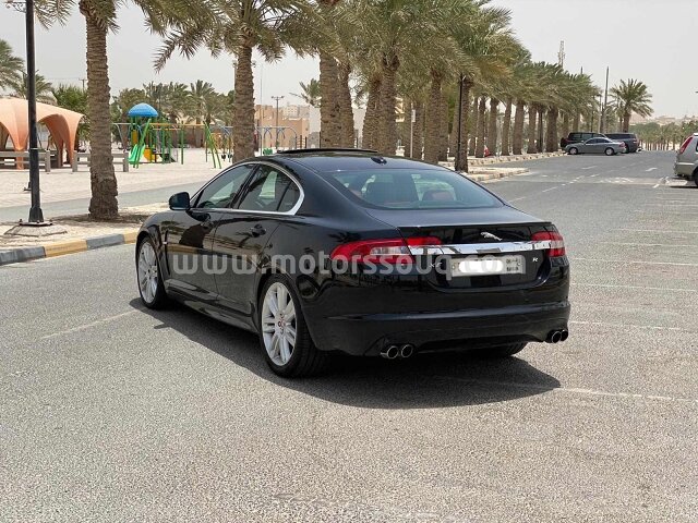 2010 جاغوار إكس إف