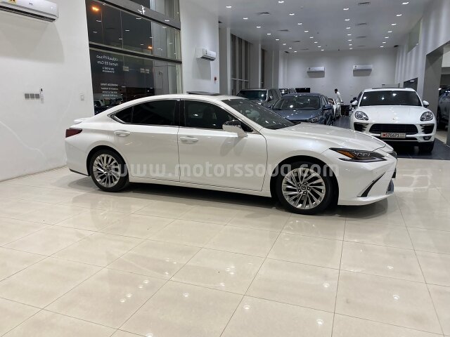2020 Lexus ES