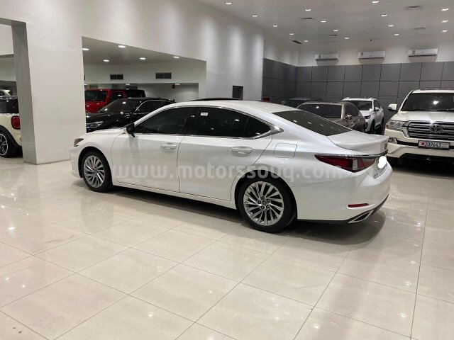 2020 Lexus ES