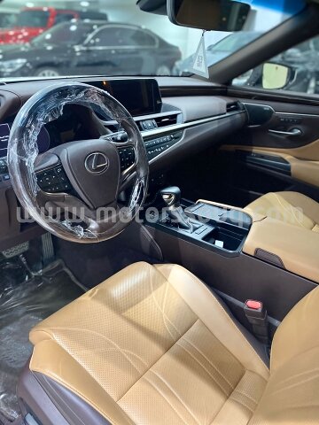2020 Lexus ES