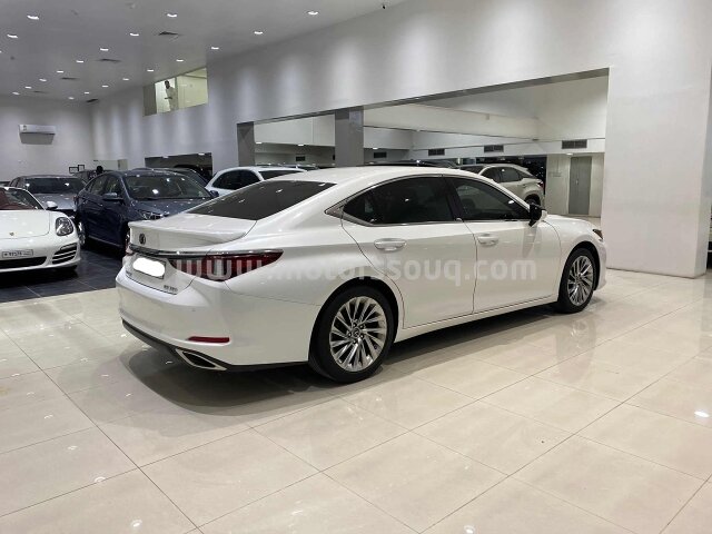 2020 Lexus ES