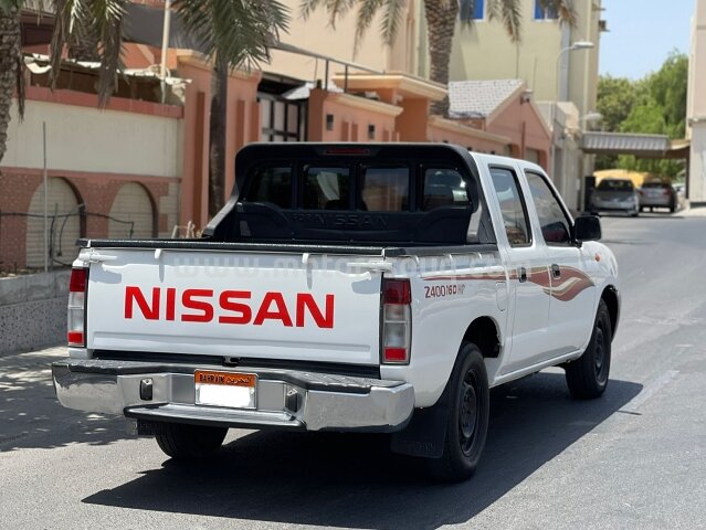 2011 نيسان بيك أب
