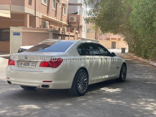 2011 BMW 740