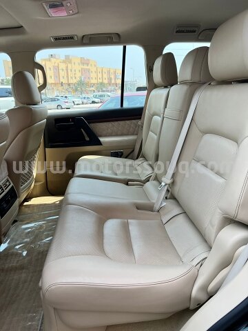 2016 Toyota Land Cruiser