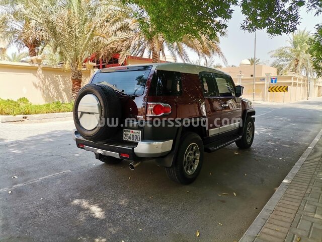 2011 تويوتا إف جيه