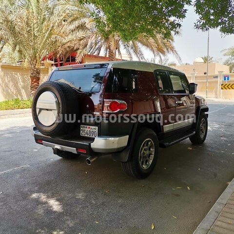 2011 تويوتا إف جيه