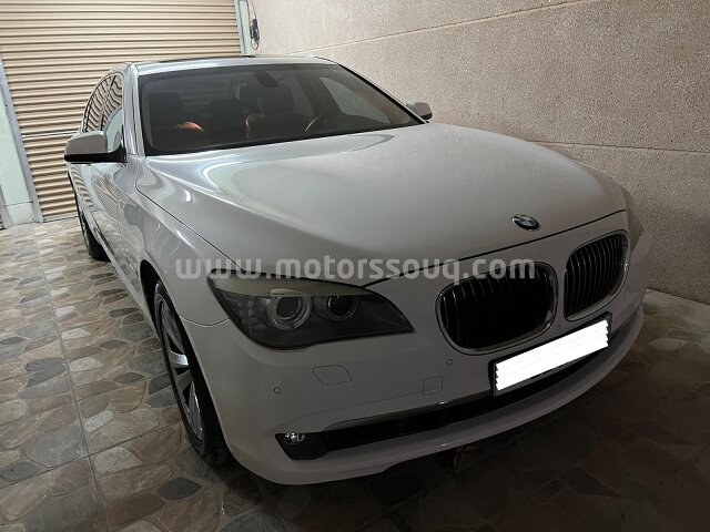 2011 بي إم دبليو 740