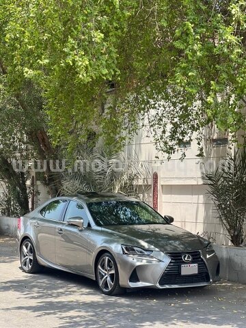 2019 لكزس آي إس