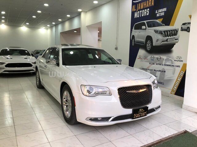 2017 كرايسلر 300