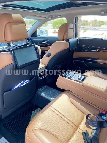 2017 KIA Quoris