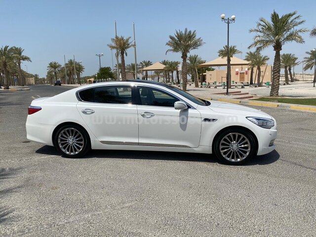 2017 KIA Quoris