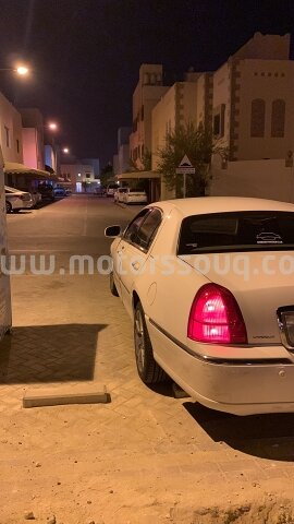 2005 لينكون تاون كار