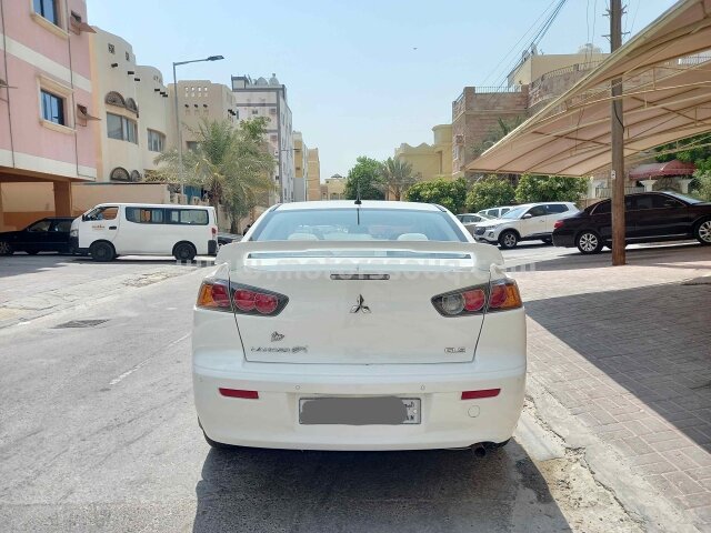 2017 ميتسوبيشي لانسر