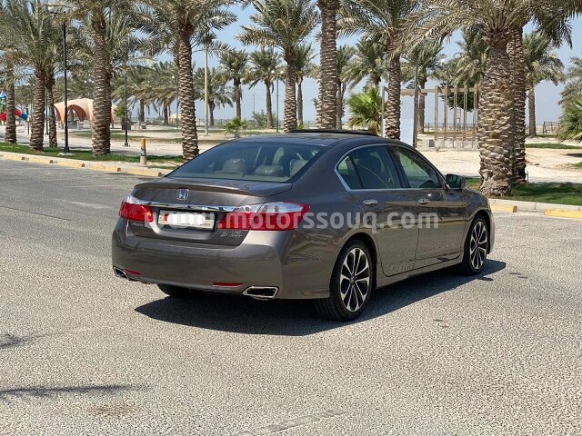 2016 هوندا أكورد