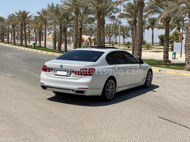 2017 بي إم دبليو الفئة السابعة