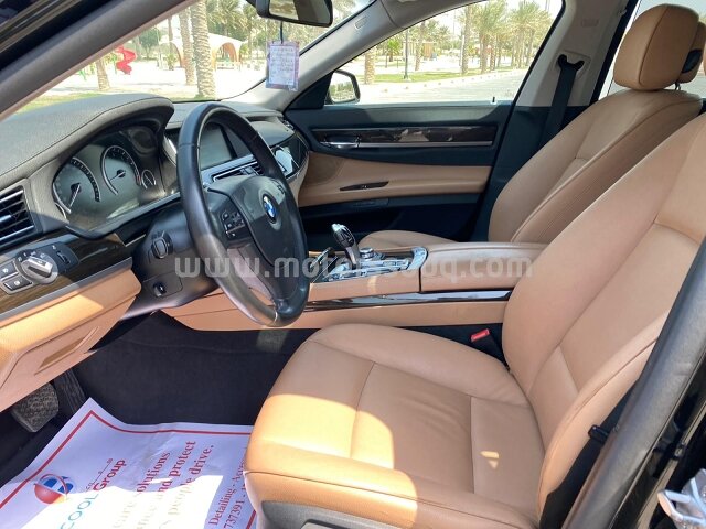 2013 بي إم دبليو 750