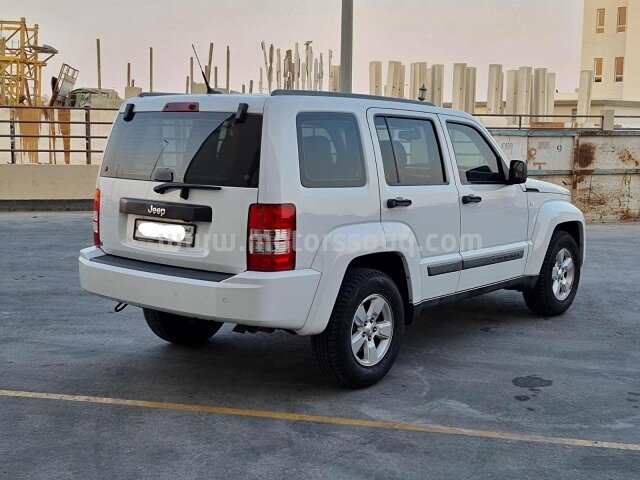 2011 جيب شيروكي