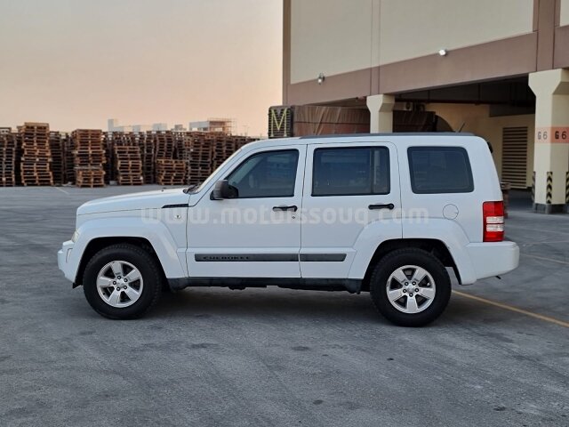 2011 جيب شيروكي