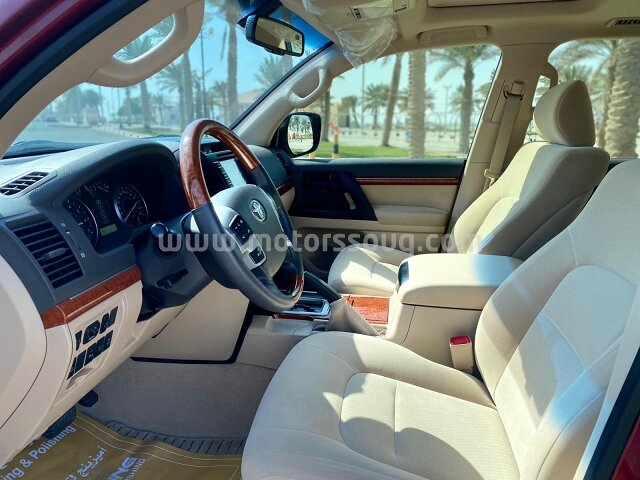 2013 Toyota Land Cruiser
