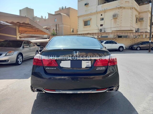 2016 هوندا أكورد