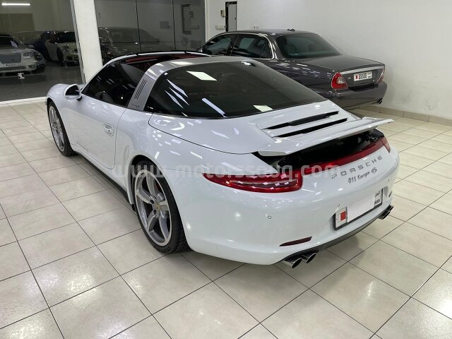 2015 بورش كاريرا إس