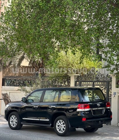 2016 Toyota Land Cruiser