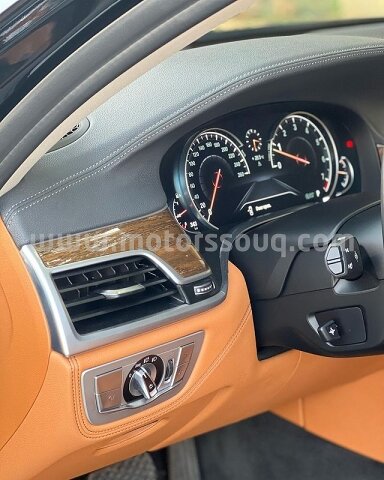 2019 بي إم دبليو 750