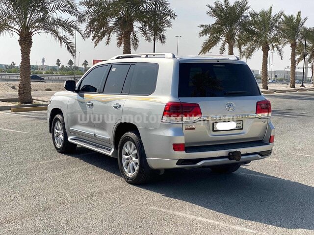 2018 Toyota Land Cruiser